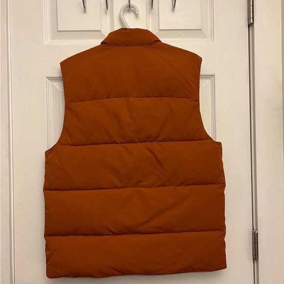 Everlane ReNew Puffer Vest - Picture 2 of 5